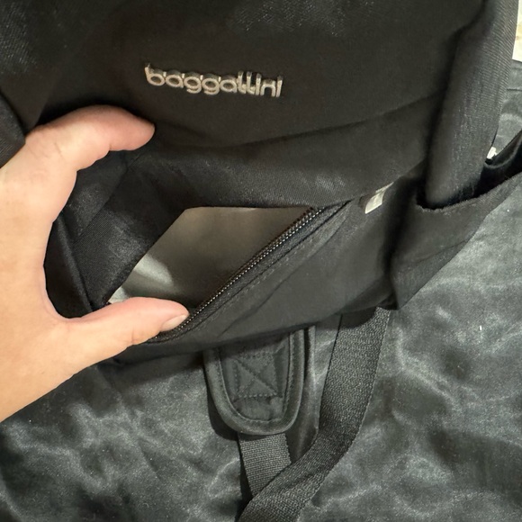 Baggallini crossbody bag - Picture 2 of 6